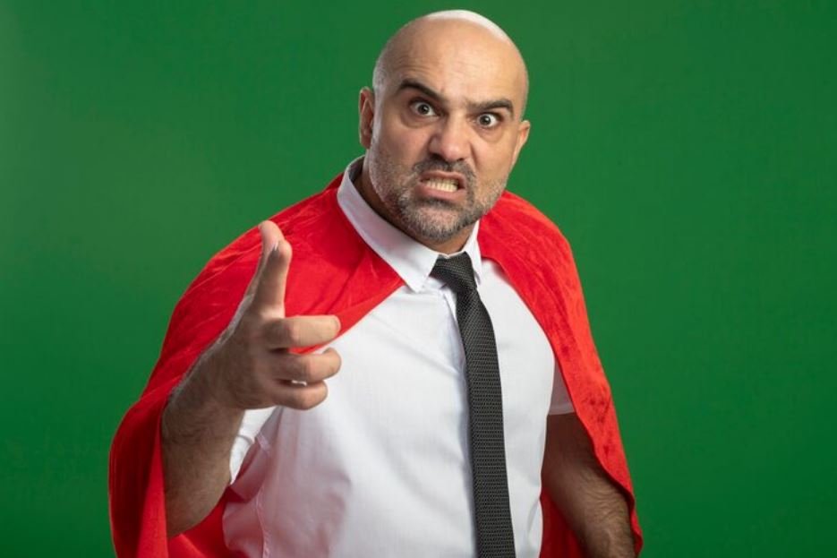 A Governor’s Rise Fueled by Misleading Memes